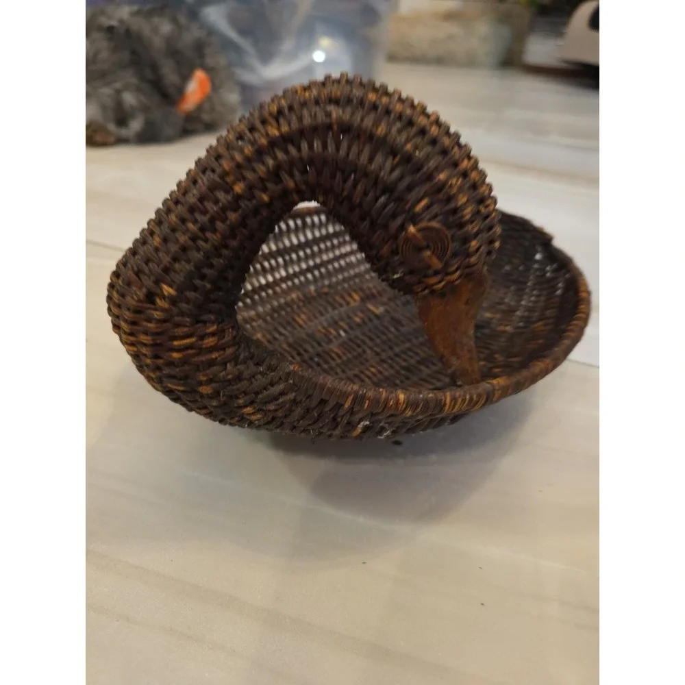 Vintage Antique‎ Duck Shaped Basket  E2